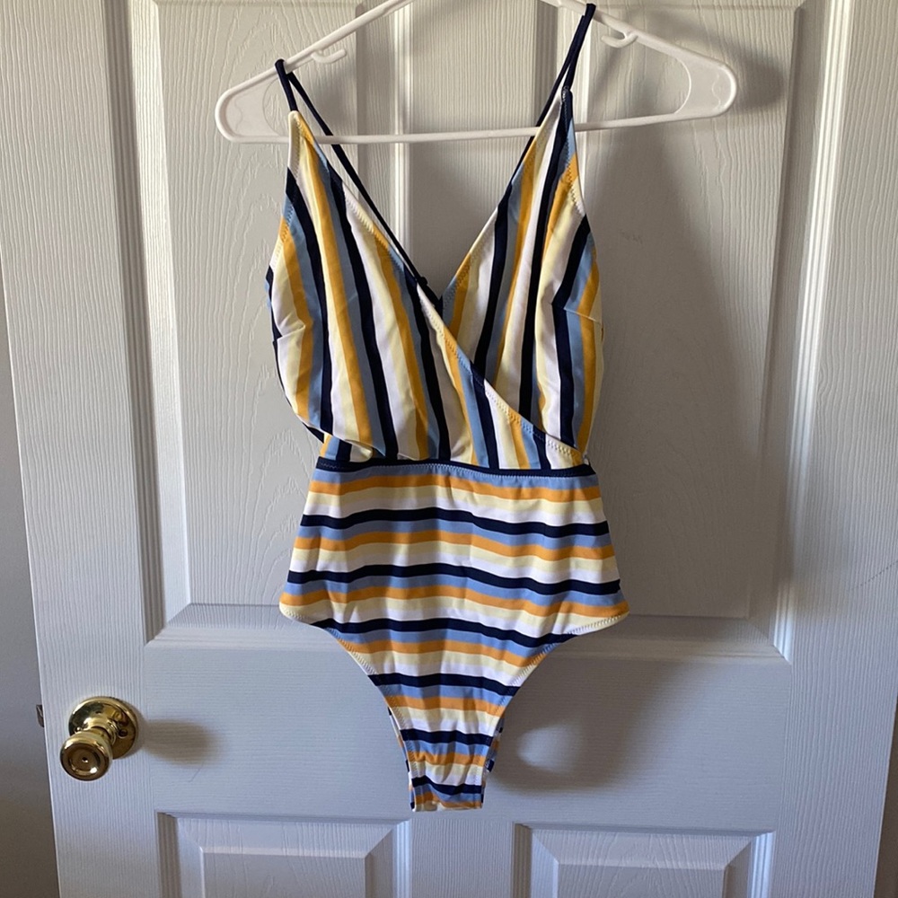 Cupshe One piece swimsuit - medium